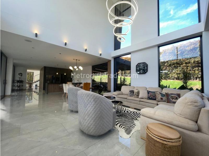 4BR House in Alto De Las Palmas (1531 m²) - 3