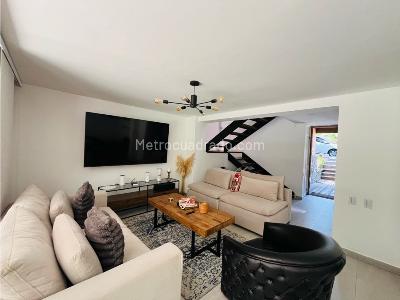 Casa de 5 alcobas en venta en Poblado San Lucas, Medellín, 275 m² · foto 9 de 20