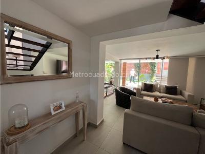 Casa de 5 alcobas en venta en Poblado San Lucas, Medellín, 275 m² · foto 11 de 20