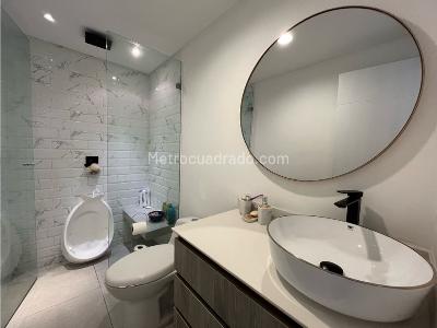 Casa de 5 alcobas en venta en Poblado San Lucas, Medellín, 275 m² · foto 17 de 20