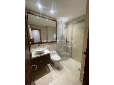 Apartamento de 3 alcobas en venta en El Poblado, Medellín, 207 m² · foto 7 de 20