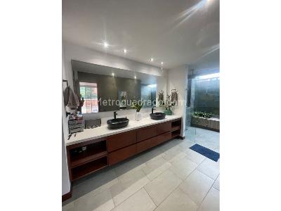 Apartamento de 3 alcobas en venta en El Poblado, Medellín, 207 m² · foto 14 de 20