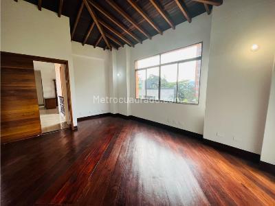 Casa de 3 alcobas en venta en El Poblado, Medellín, 679 m² · foto 6 de 20