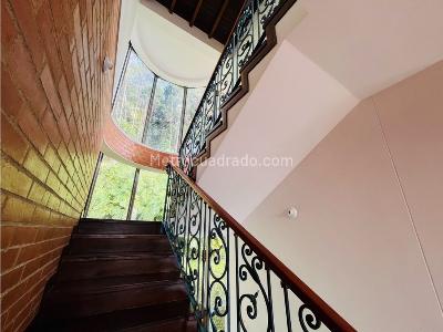 Casa de 3 alcobas en venta en El Poblado, Medellín, 679 m² · foto 10 de 20