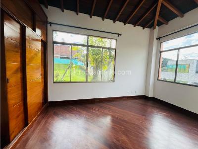Casa de 3 alcobas en venta en El Poblado, Medellín, 679 m² · foto 16 de 20