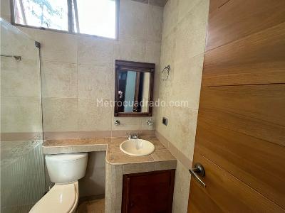 Casa de 3 alcobas en venta en El Poblado, Medellín, 679 m² · foto 17 de 20