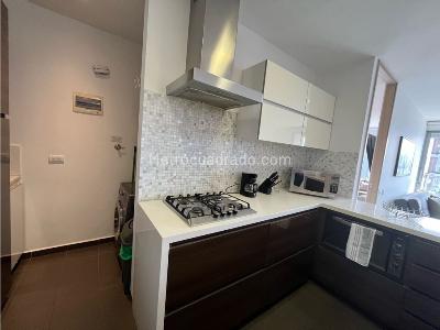 Apartamento de 2 alcobas en venta en El Poblado, Medellín, 88 m² · foto 15 de 20