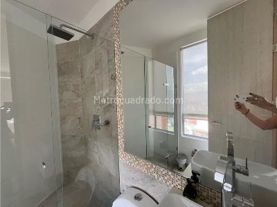 Apartamento de 2 alcobas en venta en El Poblado, Medellín, 88 m² · foto 18 de 20