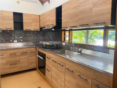 Casa de 5 alcobas en venta en Llanogrande, Rionegro, 320 m² · foto 2 de 17