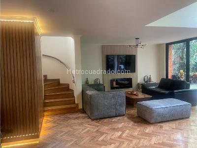 Casa de 3 alcobas en venta en Poblado San Lucas, Medellín, 402 m² · foto 3 de 20