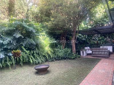 Casa de 3 alcobas en venta en Poblado San Lucas, Medellín, 402 m² · foto 4 de 20