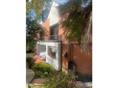 Casa de 3 alcobas en venta en Poblado San Lucas, Medellín, 402 m² · foto 8 de 20