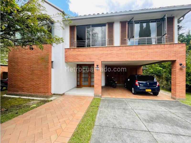 Charming 3BR House with Garden in Envigado