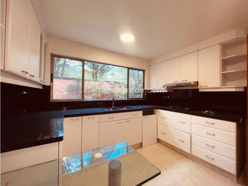 Casa Encantadora de 3 Alcobas con Jardín en Envigado - 2