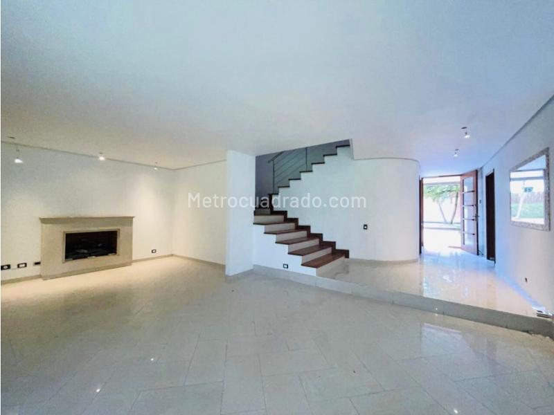 Casa Encantadora de 3 Alcobas con Jardín en Envigado - 5