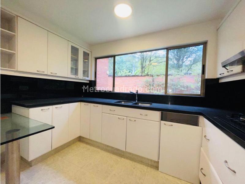 Casa Encantadora de 3 Alcobas con Jardín en Envigado - 8