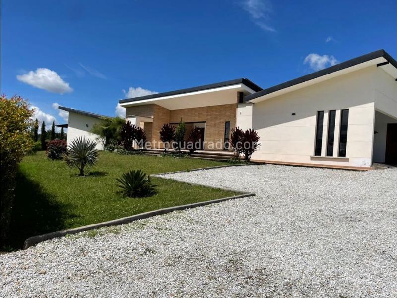 4BR House in Via San Antonio La Ceja (530 m²)