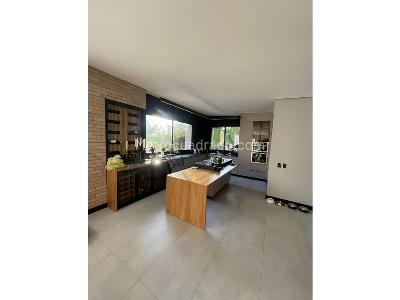 Casa de 4 alcobas en arriendo en El Salado, Envigado, 2000 m² · foto 4 de 20