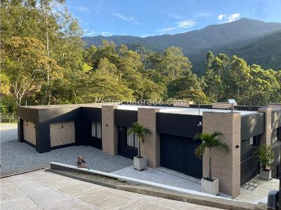 Casa de 4 alcobas en arriendo en El Salado, Envigado, 2000 m² · foto 11 de 20