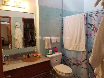 Casa de 4 alcobas en venta en Los Colores, Medellín, 181 m² · foto 13 de 14
