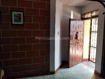 Casa de 4 alcobas en venta en Los Colores, Medellín, 181 m² · foto 5 de 14