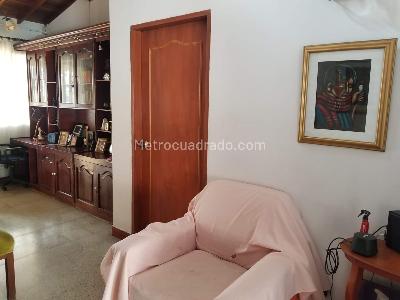 Casa de 4 alcobas en venta en Los Colores, Medellín, 181 m² · foto 8 de 14