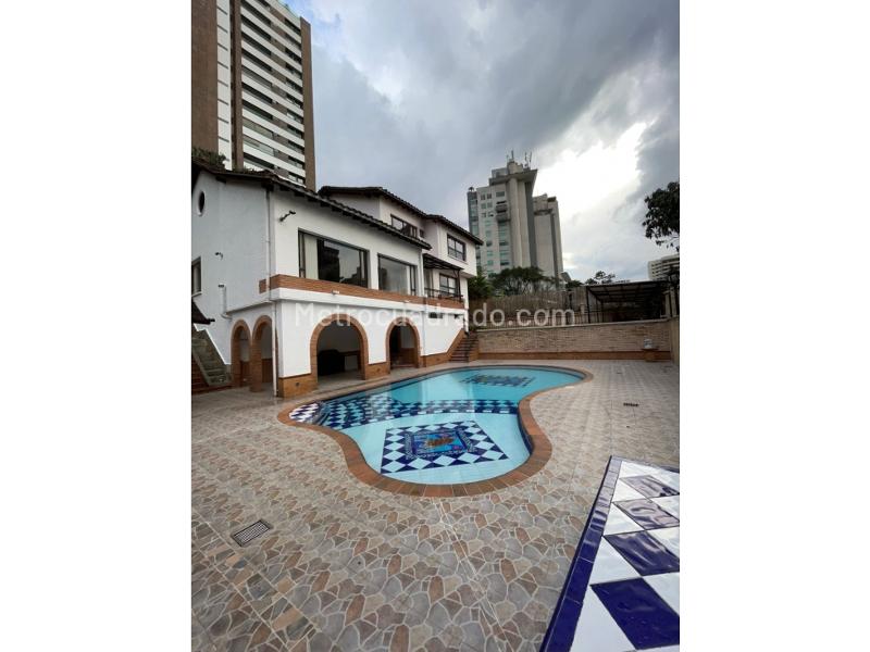 Spacious 5BR House in Milla De Oro