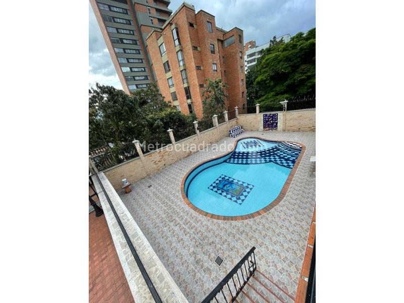 Casa Amplia de 5 Alcobas en Milla de Oro - 3