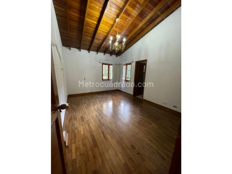 Casa Amplia de 5 Alcobas en Milla de Oro - 6