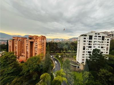 Apartamento de 4 alcobas en venta en Poblado San Lucas, Medellín, 157 m² · foto 4 de 20
