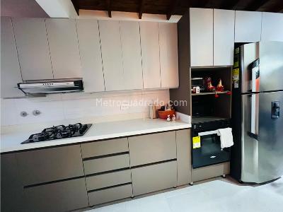 Apartamento de 4 alcobas en venta en Poblado San Lucas, Medellín, 157 m² · foto 15 de 20