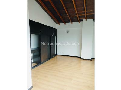 Apartamento de 3 alcobas en arriendo en Laureles, Medellín, 230 m² · foto 7 de 18
