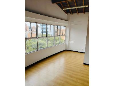 Apartamento de 3 alcobas en arriendo en Laureles, Medellín, 230 m² · foto 8 de 18