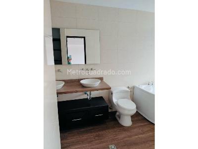 Apartamento de 3 alcobas en arriendo en Laureles, Medellín, 230 m² · foto 13 de 18