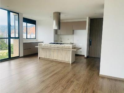 Apartamento de 2 alcobas en arriendo en Los Balsos, Medellín, 87 m² · foto 2 de 15