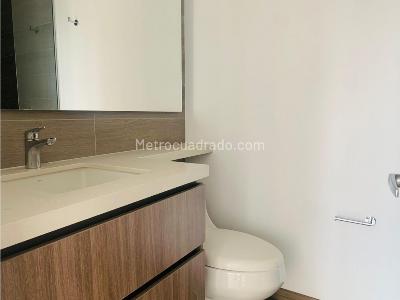Apartamento de 2 alcobas en arriendo en Los Balsos, Medellín, 87 m² · foto 3 de 15