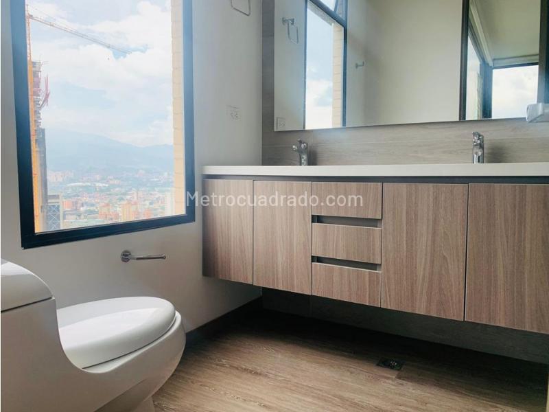 Exclusive 2BR Apartment in Los Balsos - 8