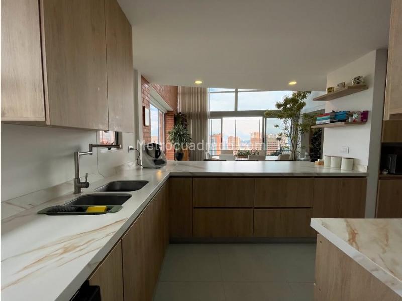 Modern Duplex 3BR Apartment in El Poblado - 8