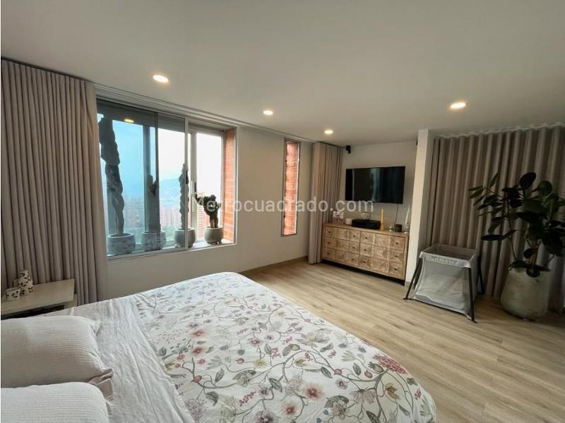 Modern Duplex 3BR Apartment in El Poblado - 9