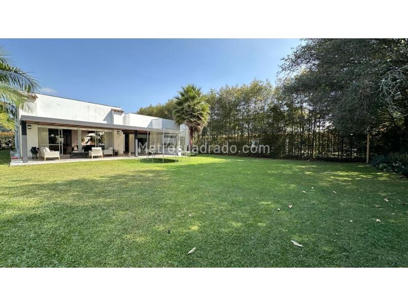 4BR House in Llanogrande (1500 m²)