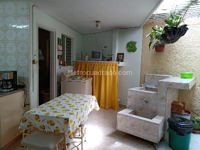 Casa de 5 alcobas en venta en La Castellana, Medellín, 320 m² · foto 11 de 20