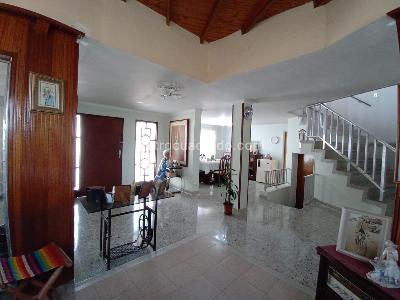 Casa de 5 alcobas en venta en La Castellana, Medellín, 320 m² · foto 13 de 20
