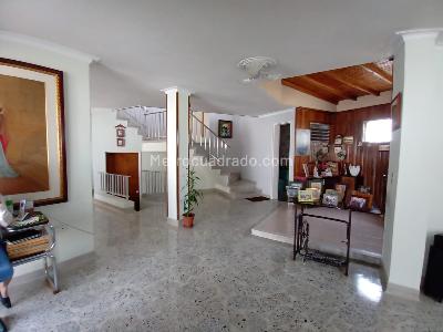 Casa de 5 alcobas en venta en La Castellana, Medellín, 320 m² · foto 15 de 20
