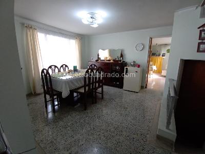 Casa de 5 alcobas en venta en La Castellana, Medellín, 320 m² · foto 4 de 20