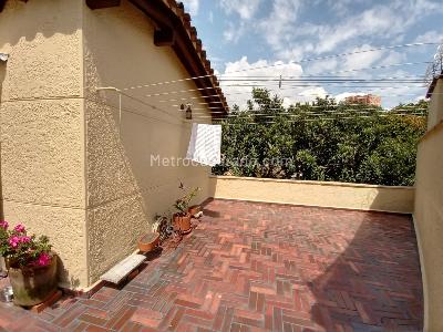 Casa de 5 alcobas en venta en La Castellana, Medellín, 320 m² · foto 5 de 20
