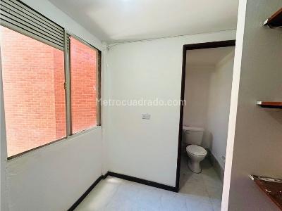 Apartamento de 4 alcobas en venta en Loma Del Indio, Medellín, 83 m² · foto 9 de 20