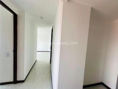 Apartamento de 4 alcobas en venta en Loma Del Indio, Medellín, 83 m² · foto 20 de 20