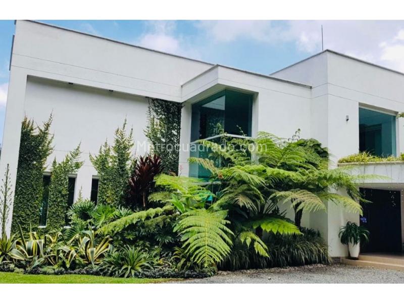 Luxury 4BR House with Panoramic Views in Alto de Las Palmas - 8