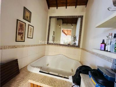 Casa de 3 alcobas en venta en Poblado San Lucas, Medellín, 350 m² · foto 20 de 20