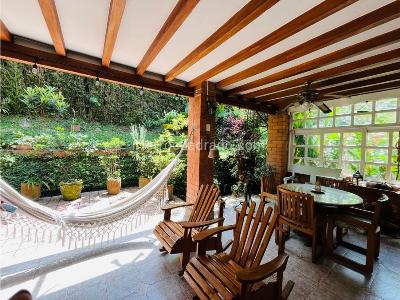 Casa de 3 alcobas en venta en Poblado San Lucas, Medellín, 350 m² · foto 2 de 20